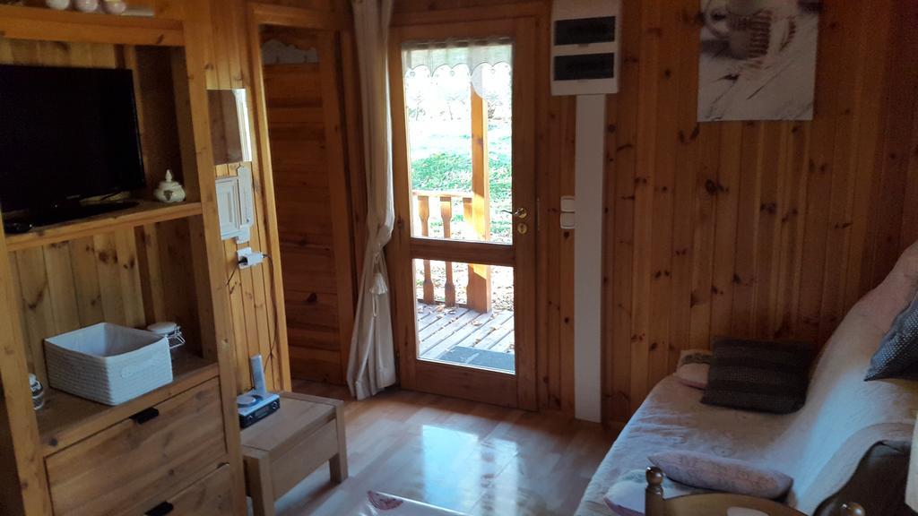 Camping La Motte Flottante La Freissinouse Exterior photo